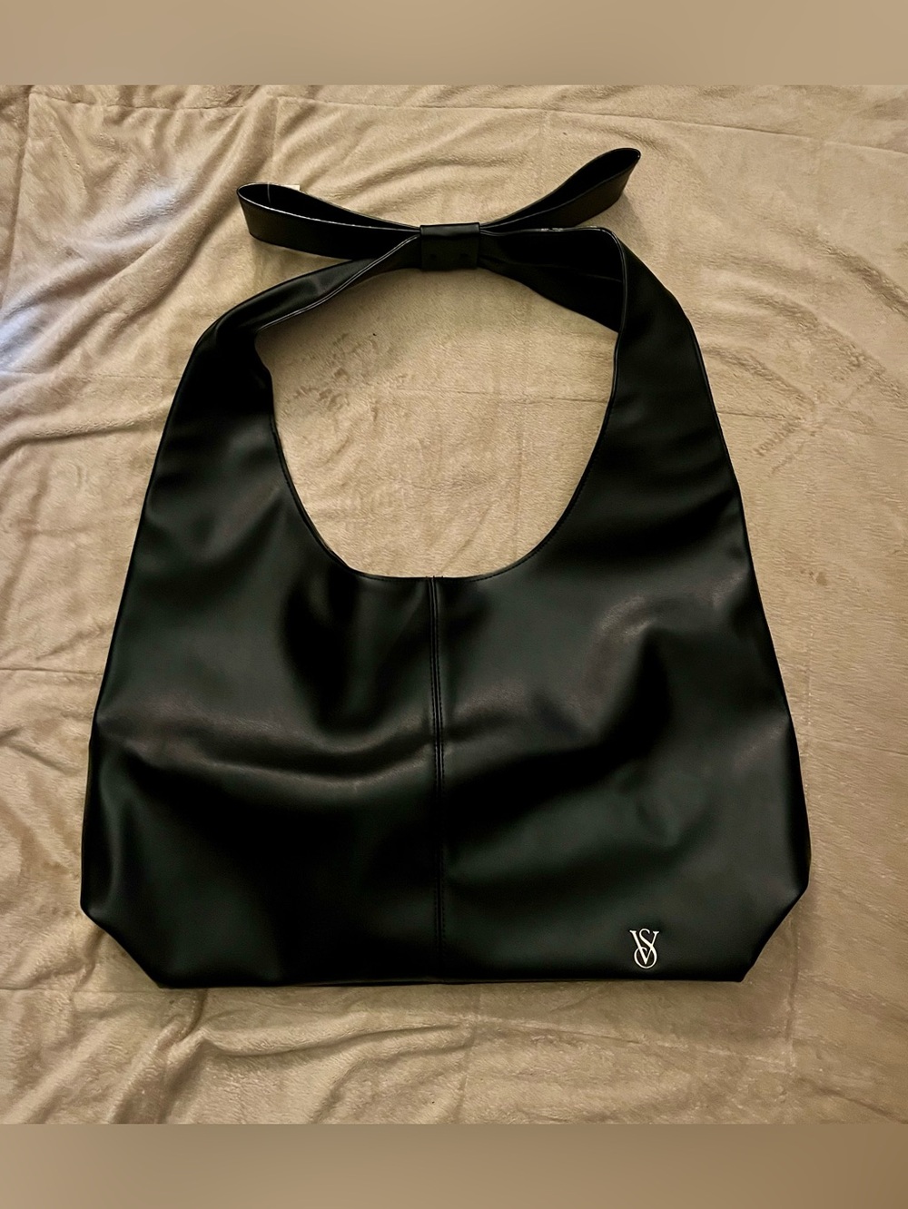 🌟 Victoria's Secret Black Faux Leather Shoulder Bag with bow Hobo 🌟
